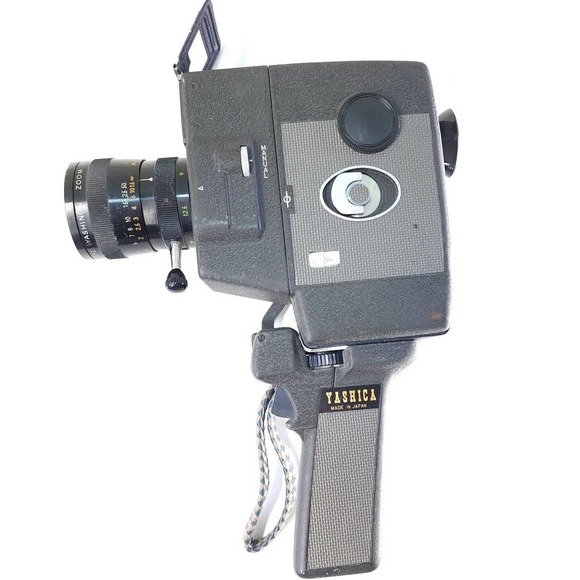 YASHICA U-matic 8mm Vintage Movie Camera Reflex ZOOM f/1.8 9-28mm Lens JAPAN - Picture 1 of 12